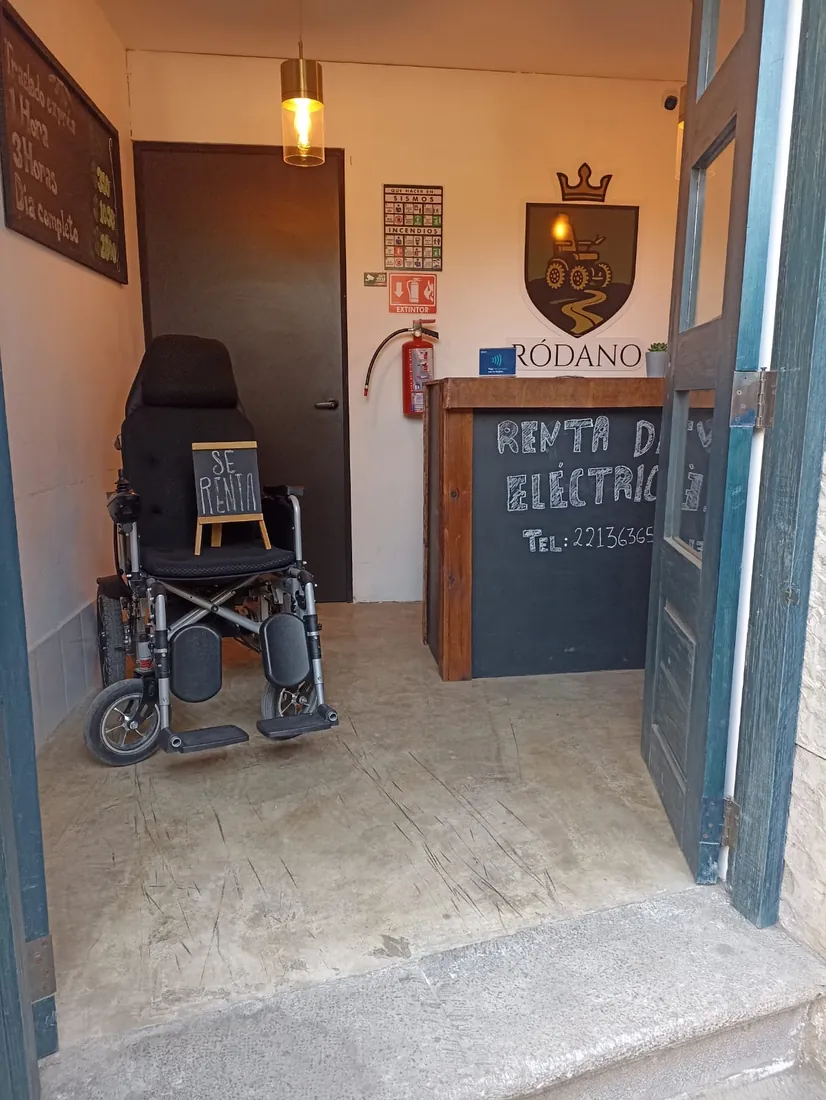 Módulo de Ródano en la entrada de Val'Quirico, con una silla eléctrica lista para rentar